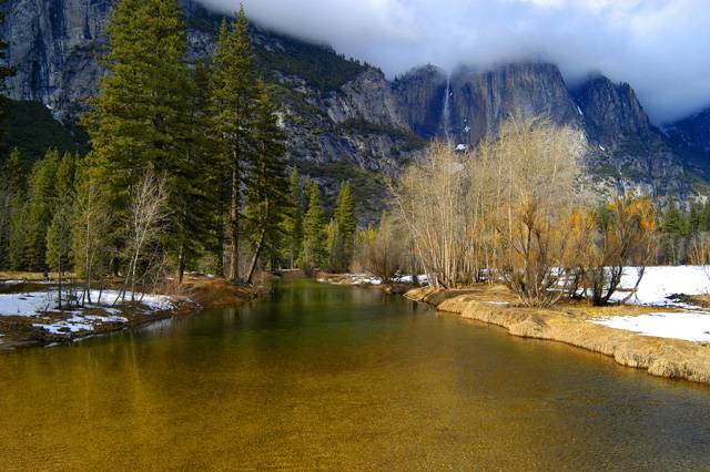 cb01 - Yosemite Winter ©2004 Carrie Barton