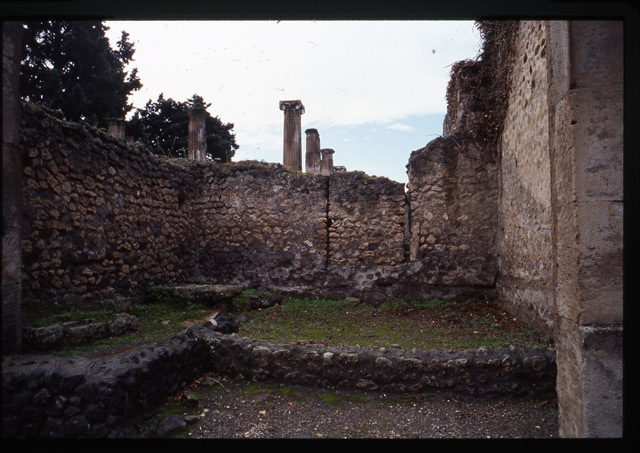 ss091 - Pompei Small Terraceﾠ©2005 Sanford Sherman