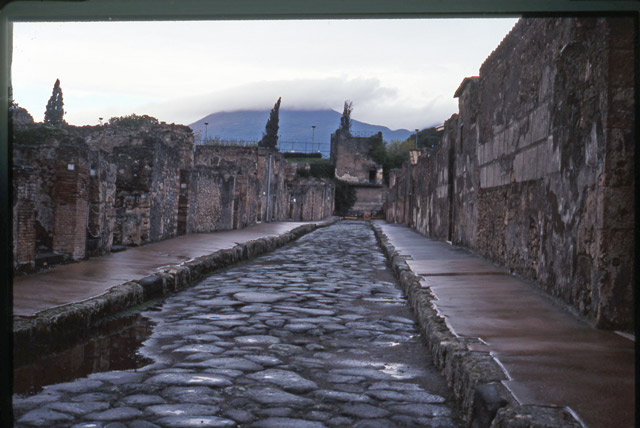 ss092 - Pompei Ominous Vesuviusﾠ©2005 Sanford Sherman